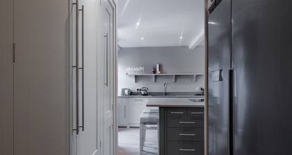 Contemporary Cottage in Ballater Village