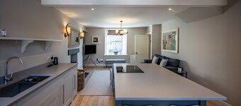 Contemporary Cottage in Ballater Village