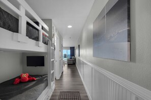 1 soverom, strykejern/-brett, wi-fi (inkludert) og sengetøy