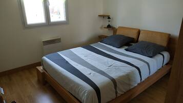 3 habitaciones, tabla de planchar con plancha y wifi gratis