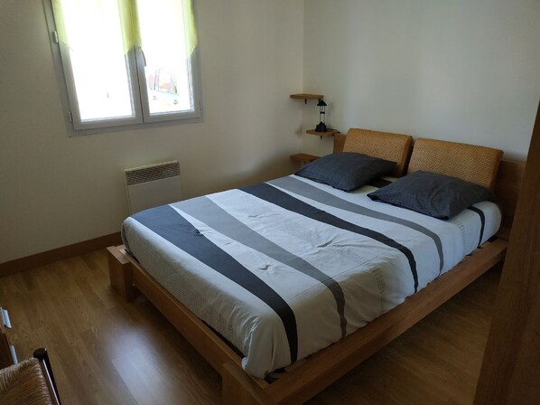 3 habitaciones, tabla de planchar con plancha y wifi gratis 