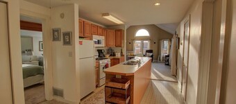 Suttons Bay Village View Apartment