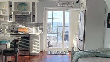 1 dormitori, planxa i posts de planxar, wifi i roba de llit