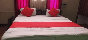 Deluxe Room | Laptop workspace, free WiFi - Hotel City Heart (Rishikesh)