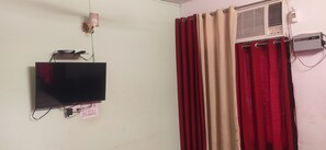 Deluxe-Zimmer | Laptopgeeigneter Arbeitsplatz, kostenloses WLAN