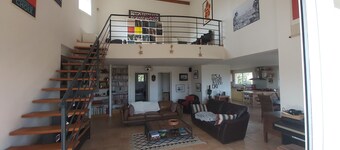 Large villa on the hillsides of Toulouse