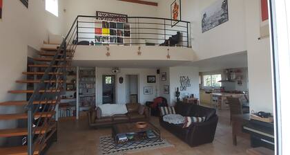 Large villa on the hillsides of Toulouse