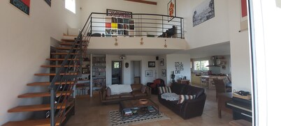 Large villa on the hillsides of Toulouse