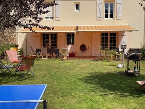 Outdoor dining - House renovated in 2024, garden, 2 mns from the beach by car, shops on foot (Pénestin)