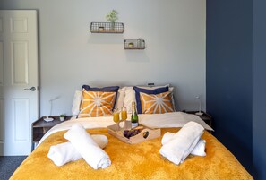 3 bedrooms, iron/ironing board, free WiFi, bed sheets