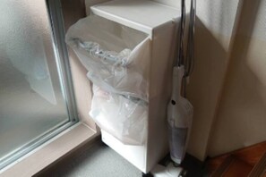 Room, Non Smoking | 1 bedroom, free WiFi