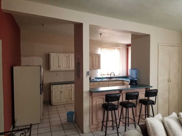 Family House, 3 Bedrooms | Private kitchen | Full-sized fridge, stovetop, cookware/dishes/utensils - Casa MT 2 (San Felipe)