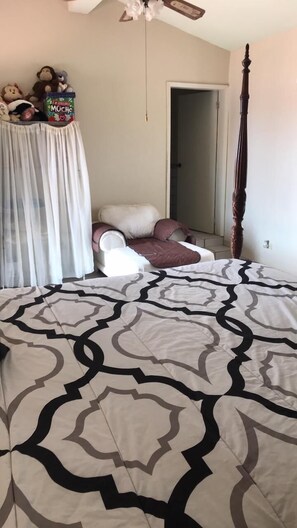 Family House, 3 Bedrooms | 3 bedrooms, free WiFi, bed sheets
