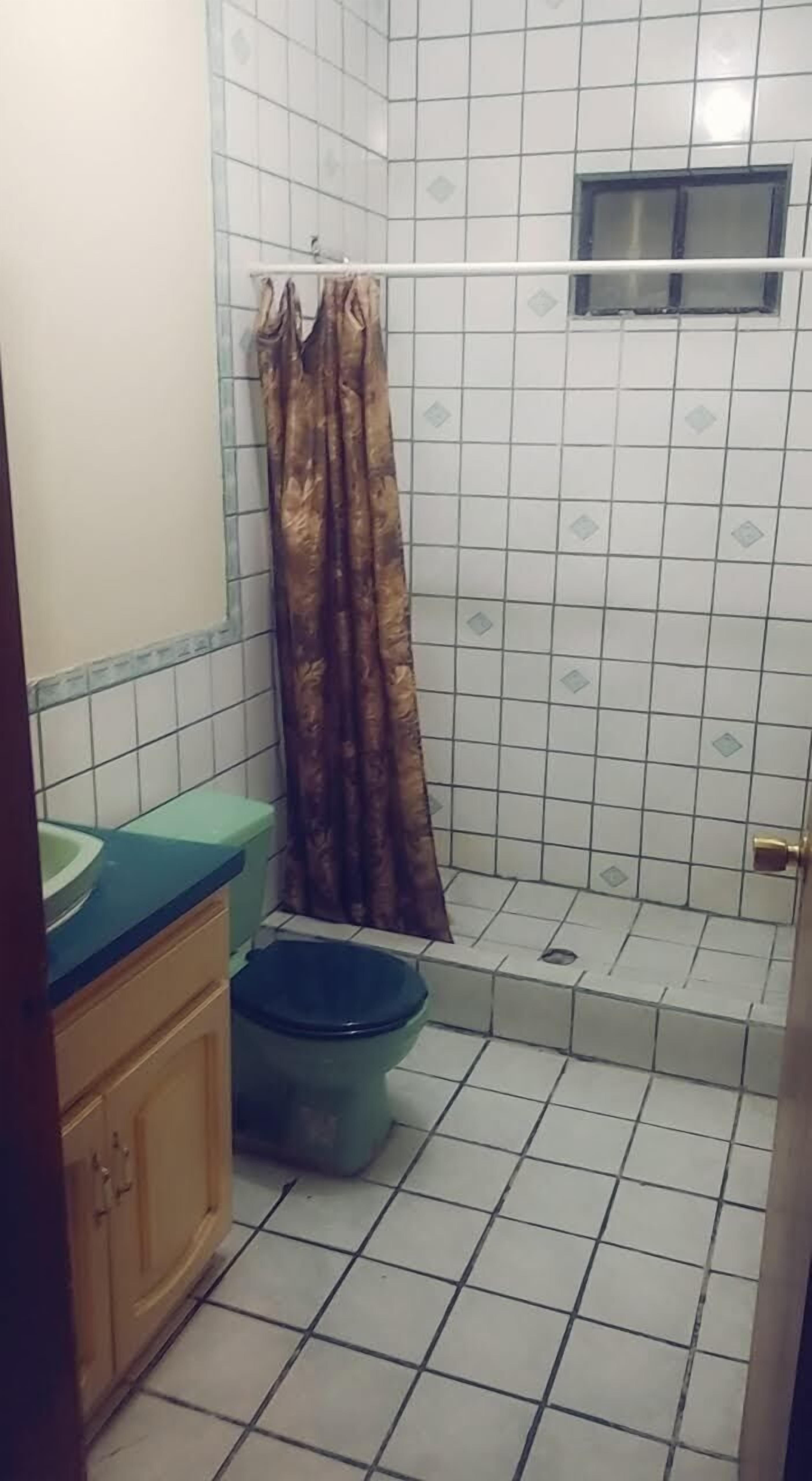 Casa familiar, 3 habitaciones | Regadera en el baño