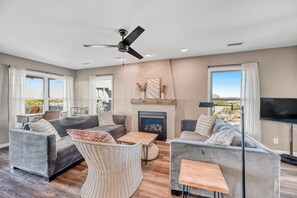 Smart TV, DVD player, books, video library - Two Beaches & Pool, Renovated Townhome on Nature Preserve at Serenity Point (Topsail Beach)