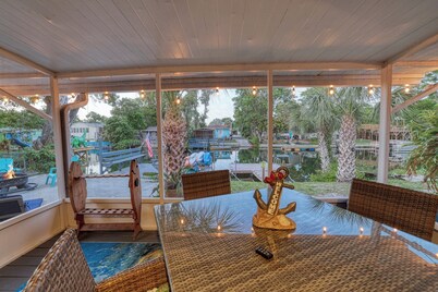 Waterfront w access to the Weeki Wachee River & Gulf of Mexico - Dog Friendly!