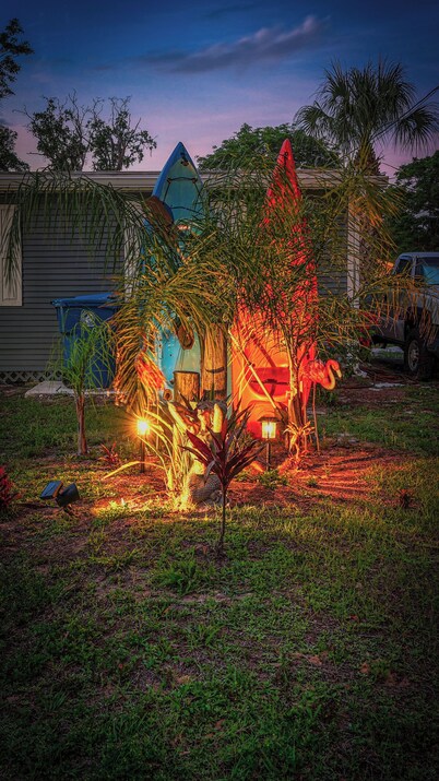 Waterfront w access to the Weeki Wachee River & Gulf of Mexico - Dog Friendly!