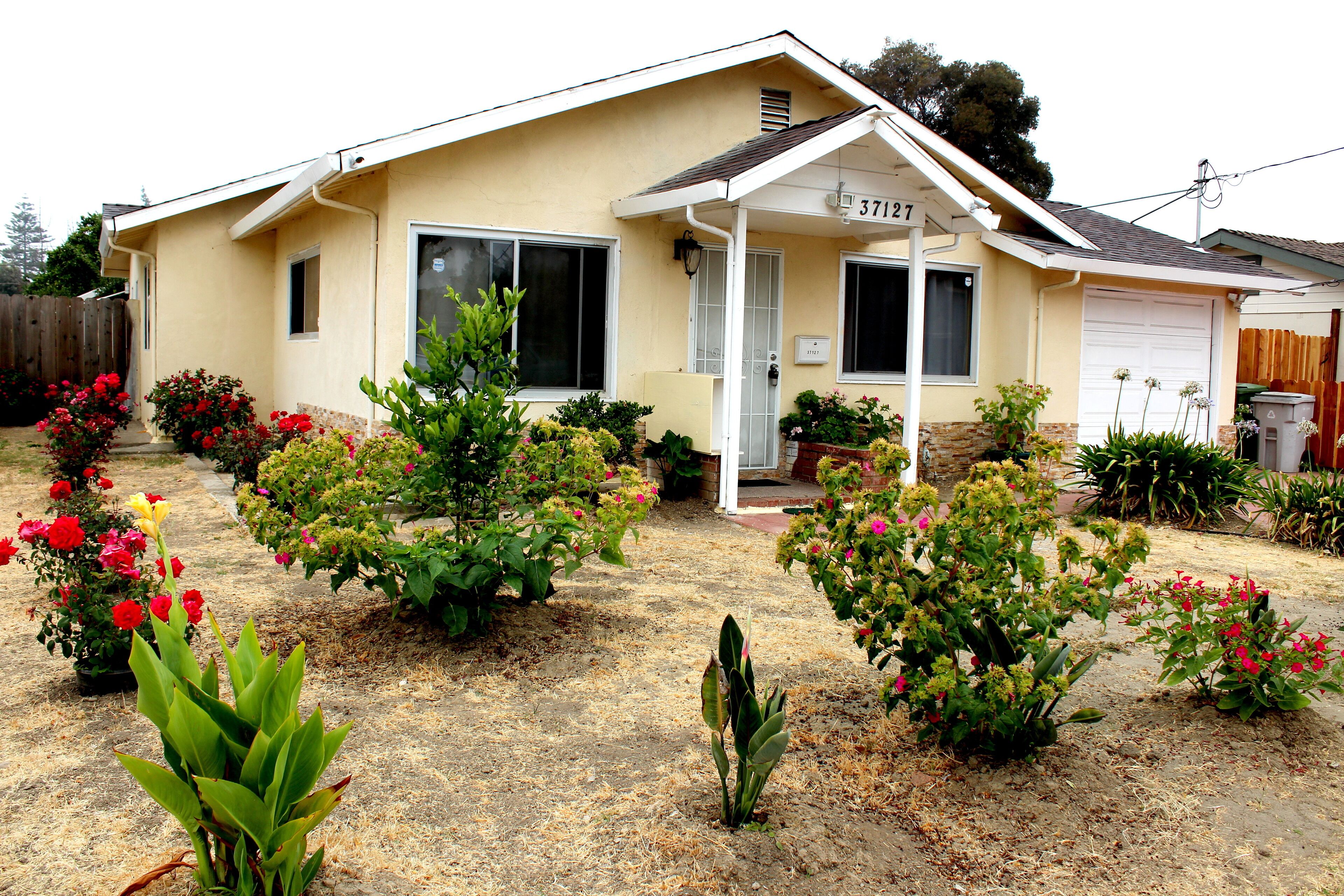 Sweet Comfy 3 Bedroom 2 Full Bath House Fast Internet in Fremont