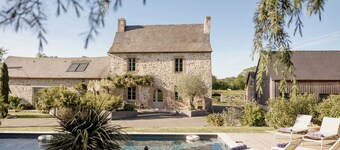 Manoir de la Nogrie -La Grange, 4 bedrooms, heated pool and private jacuzzi