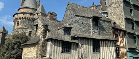 المنشأة من الخارج