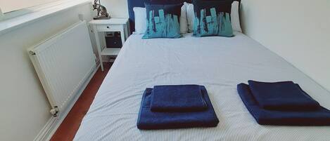 1 chambre, bureau, Wi-Fi, draps fournis