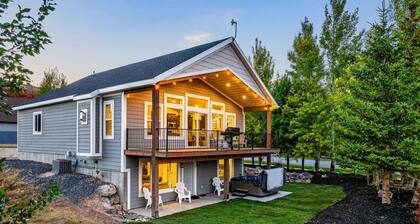Modern Bear Lake House • Sauna • Hot Tub • Arcade