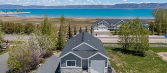 Modern Bear Lake House • Sauna • Hot Tub • Arcade