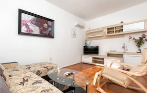 Interior - Nice apartment in Pula with WiFi (Pula)