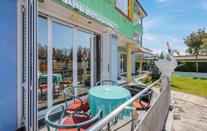 Outdoor dining - Beautiful apartment in Umag with WiFi (Umag)