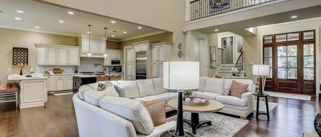 Een smart-tv, een tafeltennistafel en boeken