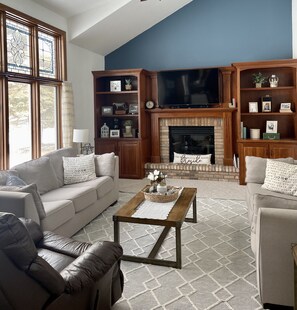 Smart TV, fireplace, DVD player