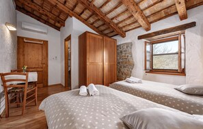 3 chambres, accès au Wi-Fi (inclus), literie fournie
