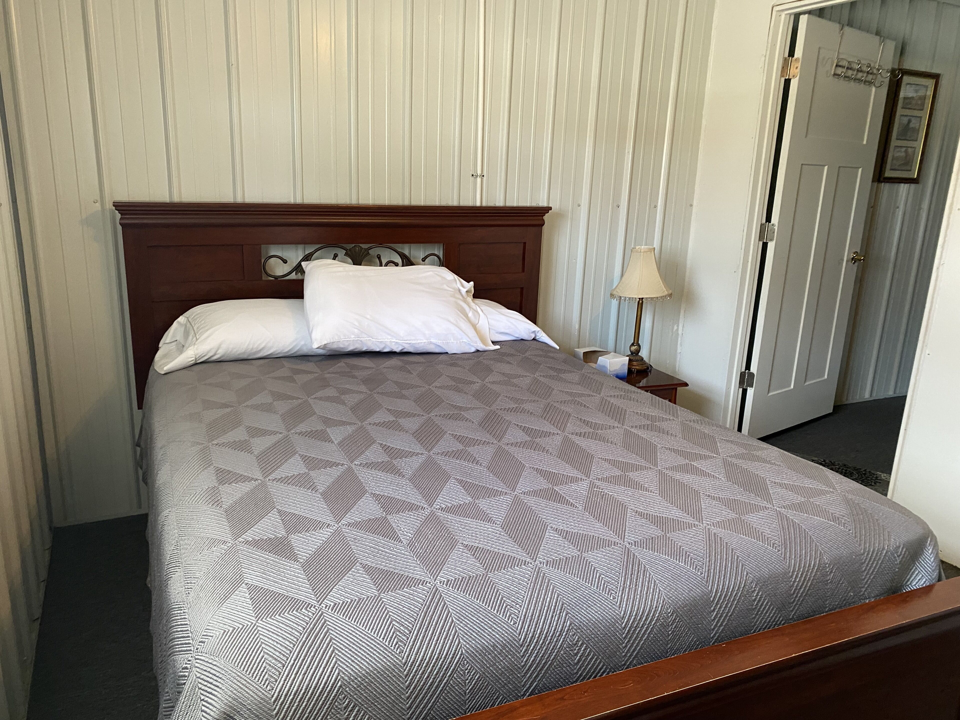 2 bedrooms, bed sheets