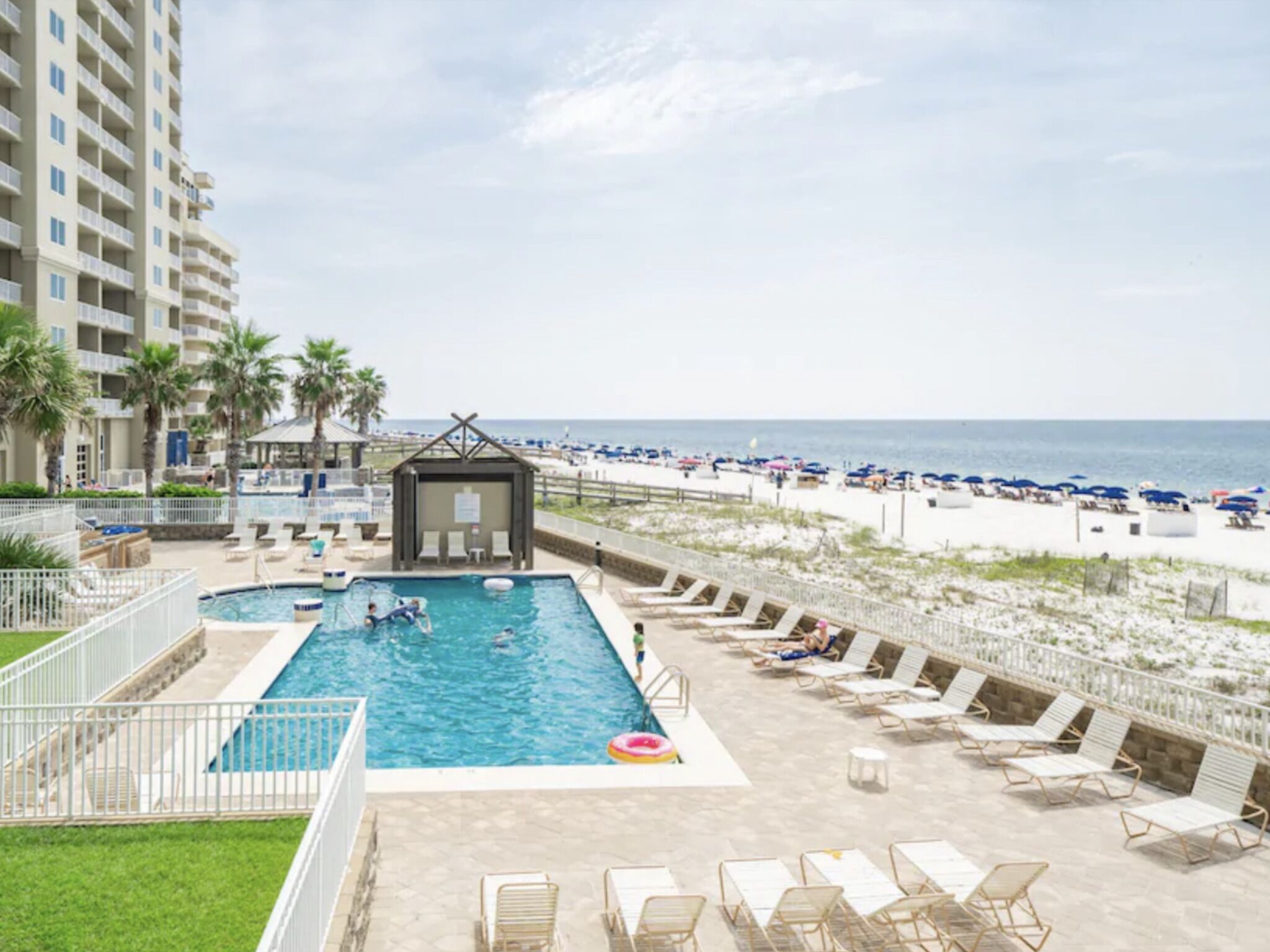 Innendørsbasseng og utendørsbasseng