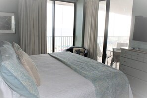 3 makuuhuonetta, työpöytä, silitysrauta/-lauta, ilmainen Wi-Fi