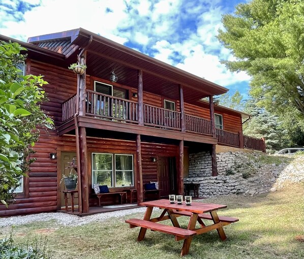 المنشأة من الخارج