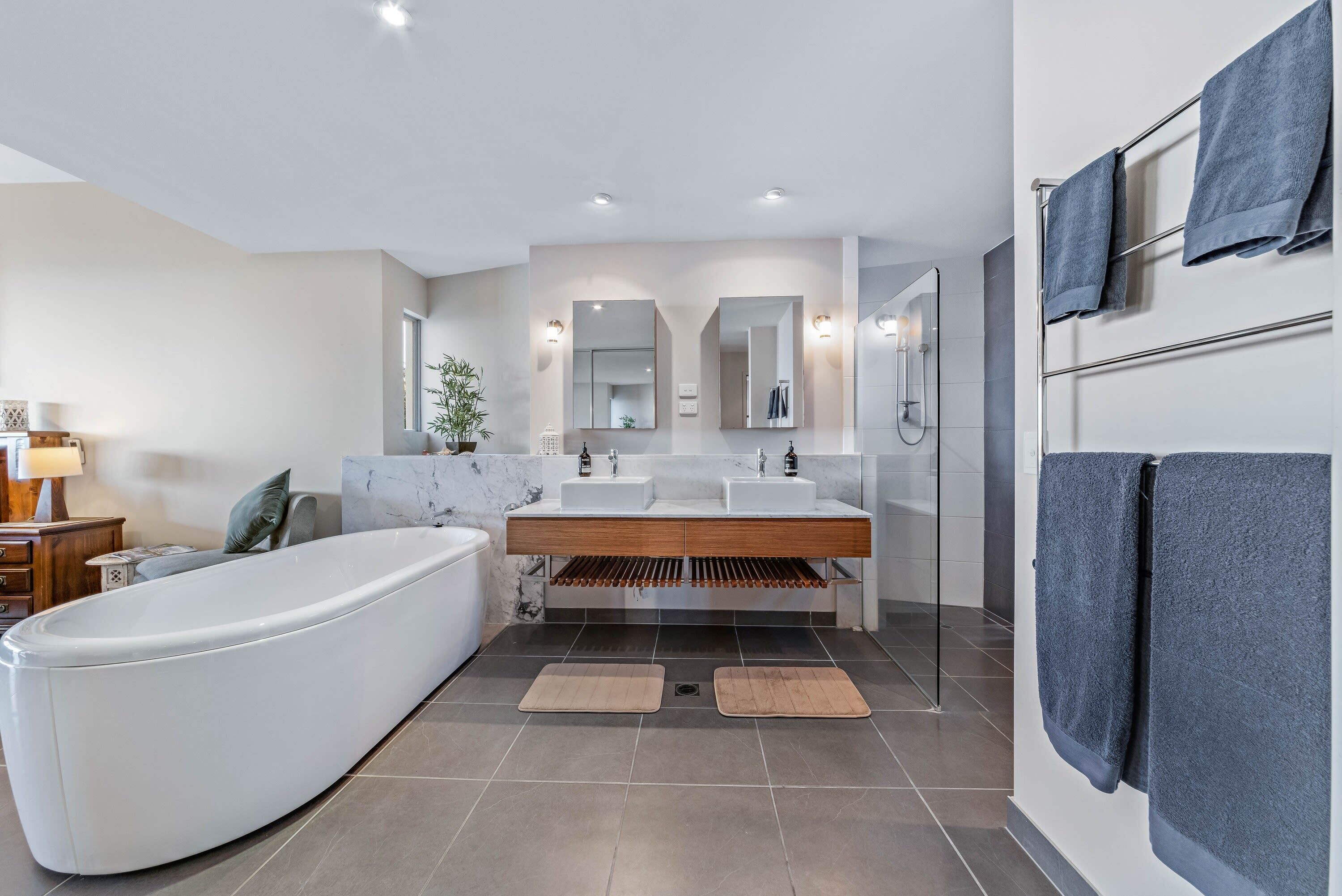 Whitsunday Penthouse 40 Reflections with rooftop! — image 9
