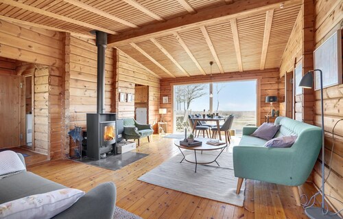 Gorgeous home in Mern with WiFi