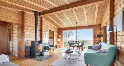 Gorgeous home in Mern with WiFi