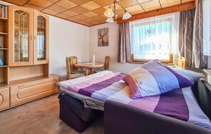 Room - 1 bedroom nice home in Adorf/OT Leubetha (Adorf/OT Leubetha)