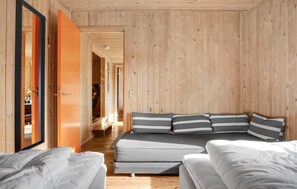 2 bedrooms, free WiFi