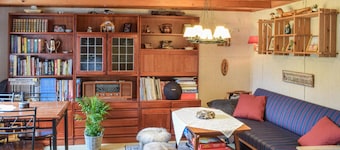 Amazing home in Fonnes with WiFi
