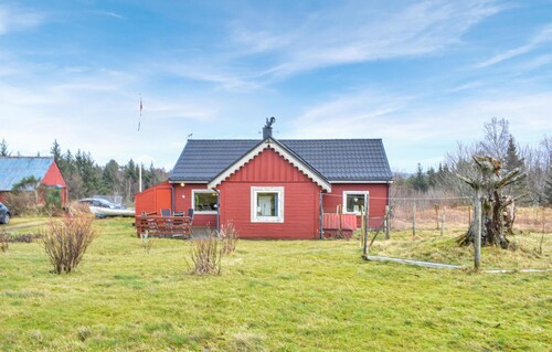 Amazing home in Fonnes with WiFi