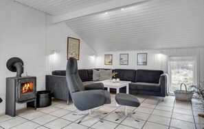 TV - Lovely home in Thisted with WiFi (Thisted)