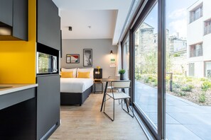 Studio, Accessible | In-room safe, iron/ironing board, free WiFi, bed sheets