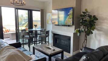 Smart TV, fireplace, stereo, printers