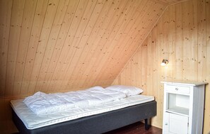 2 bedrooms, bed sheets