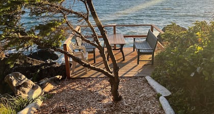 Oceanfront Cottage: Where Natural Beauty Meets Modern Comfort