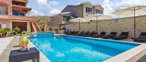 Outdoor pool, pool loungers