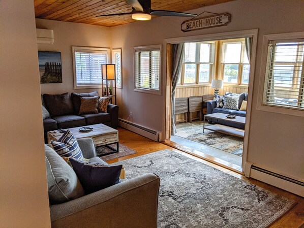 TV, fireplace - beach time awaits you at Ocean View (Middletown)